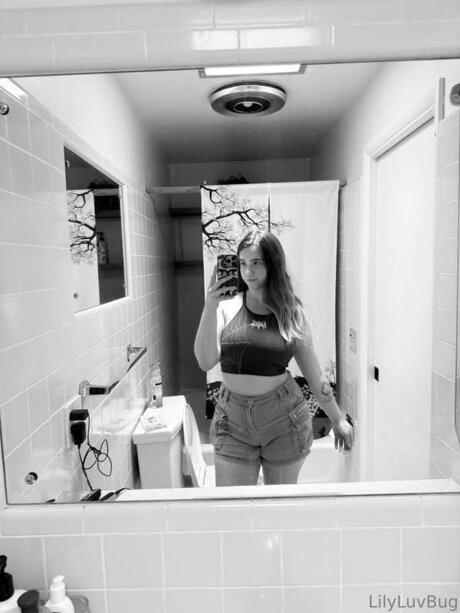 Babyyraisin modèle de sexe des photos