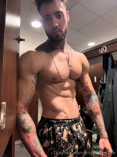 Viktoroneefree xxx étoile galeries