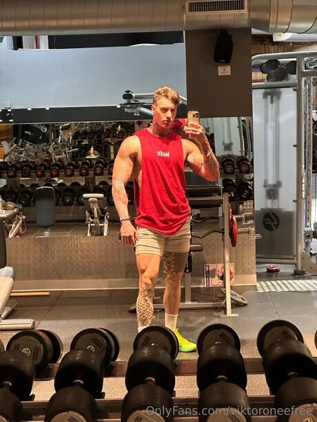 Viktoroneefree star du porno sympa images