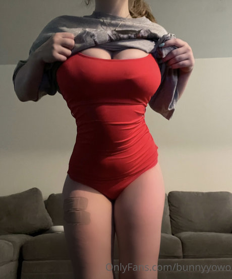 Anibun_ modèle nu des photos