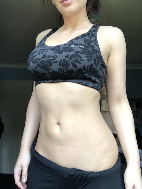 Miss Kl_ haut modèle image