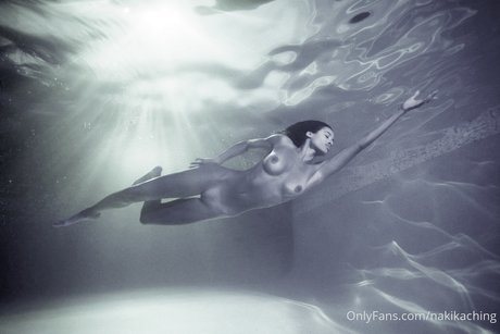 Naki Kaching_ modèle de haute qualité des photos