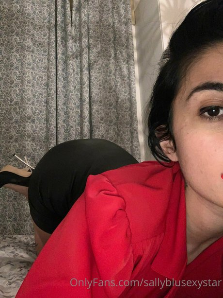 Sally Blu modèle adulte img