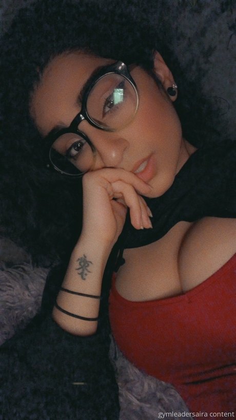 chaton courbé onlyfans beau des photos