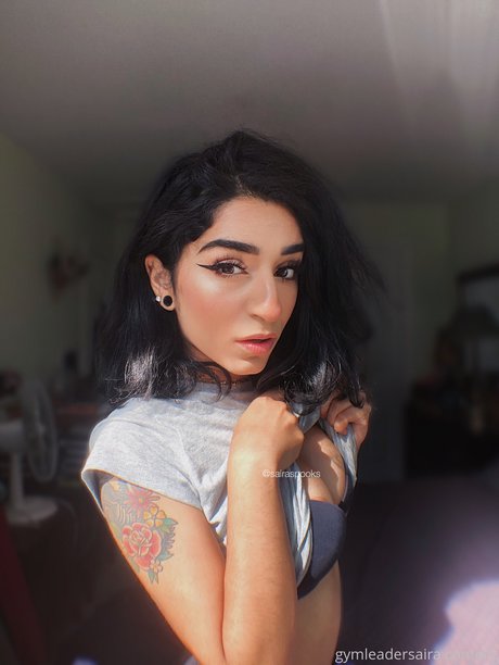 Saira Rose_ étoile chaude galerie