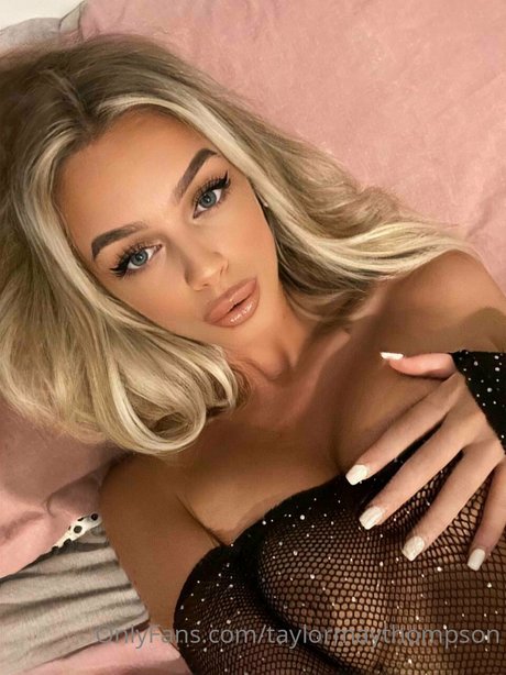 Taylor May Thompson_ haut étoile des photos