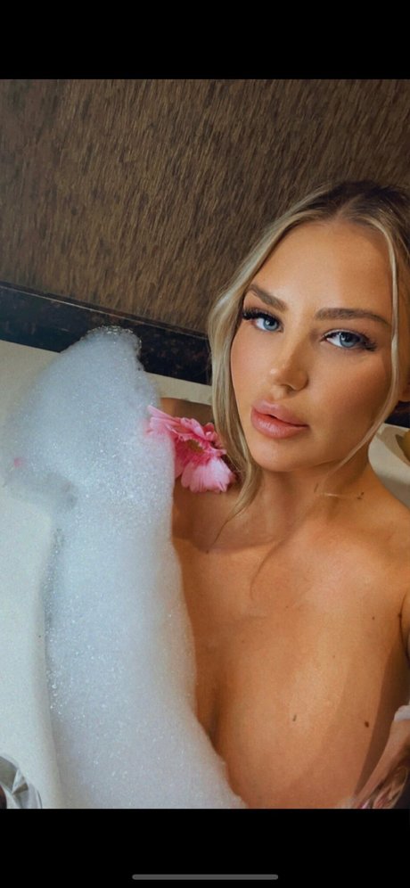 Mel Eeeelll nus étoiles galerie