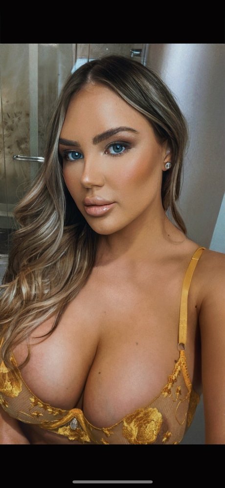 Mel Eeeelll étoile xxx des photos