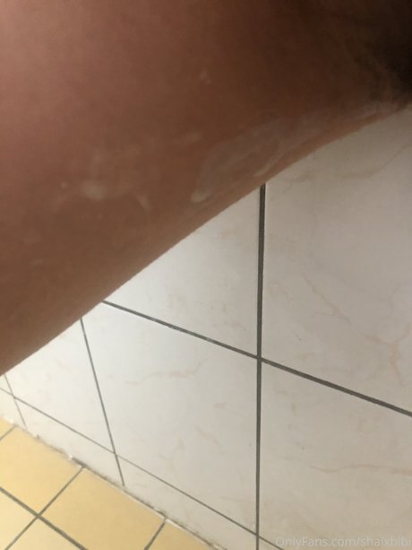 tétons percés onlyfans meilleur gratuit images