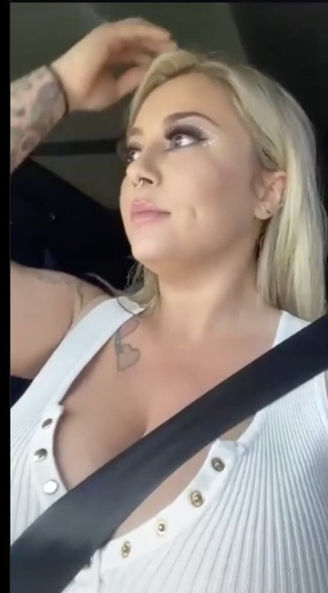 Brooke Dosha étoile sexy des photos