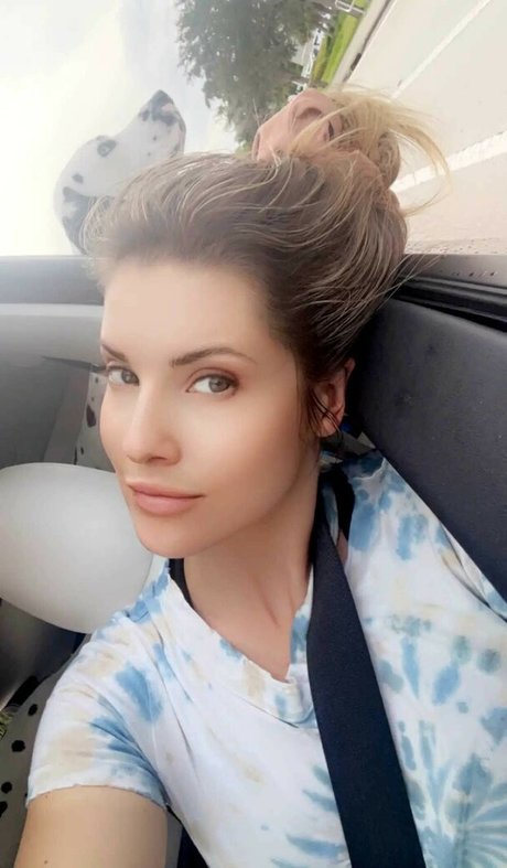 Amanda Cerny modèle exclusif galeries