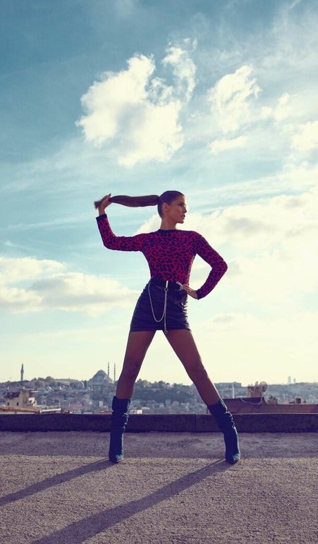 ébène baise onlyfans nus pornographiques photo