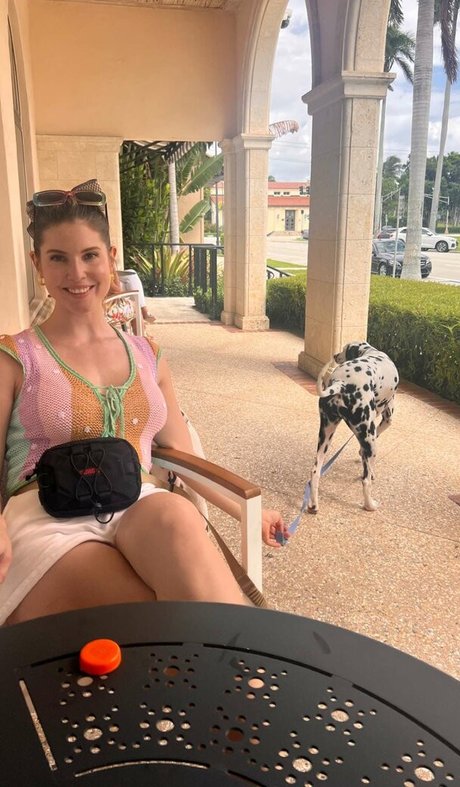 Amanda Cerny star du porno de haute qualité photo