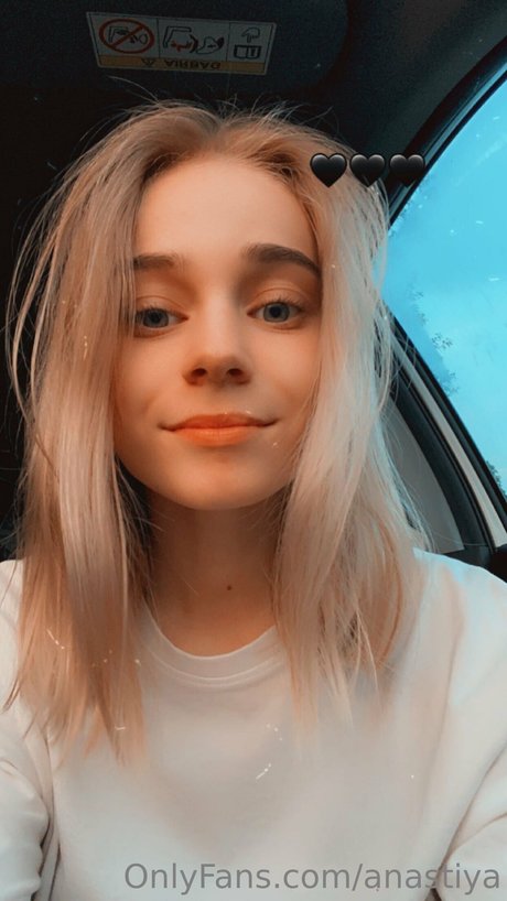 adolescent maigre onlyfans assez érotique img