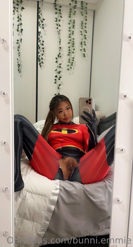 fans asiatiques de findom uniquement érotique de haute qualité photos