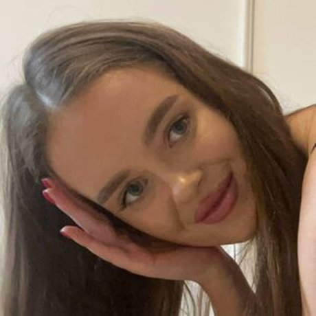 zoya akilova modèle sexy photos