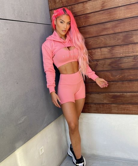 Natalie Eva Marie actrice sexy img