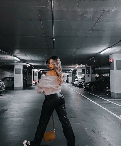 fétichisme des pieds ébène onlyfans jolie et gratuite photo