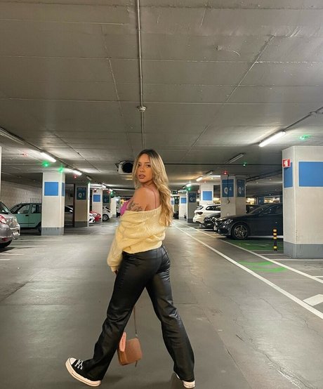 Zynahara star pornographique collection