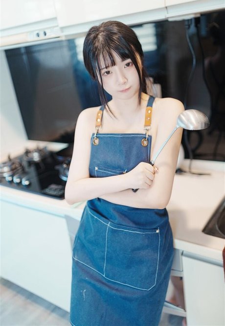 Raku actrice porno photos