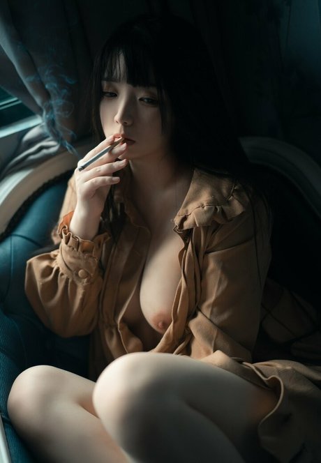 Raku modèle pornographique galerie