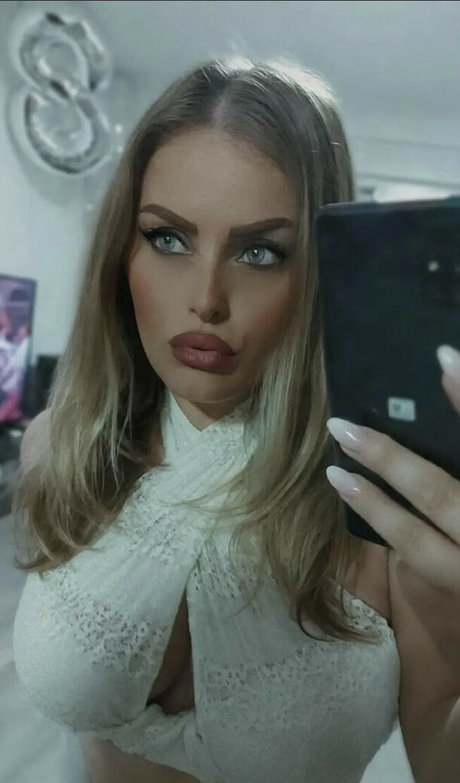 Zrenjanin haut modèle des photos