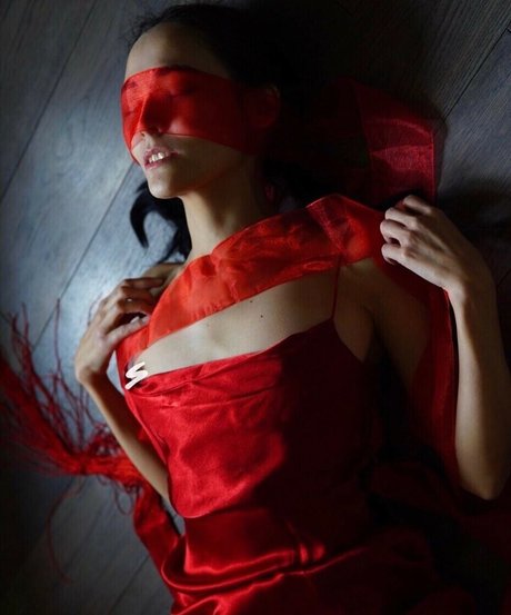 Zukhra Galina actrice exclusive galeries