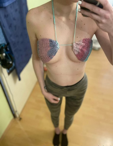 zuzaninka1 modèle adulte archive