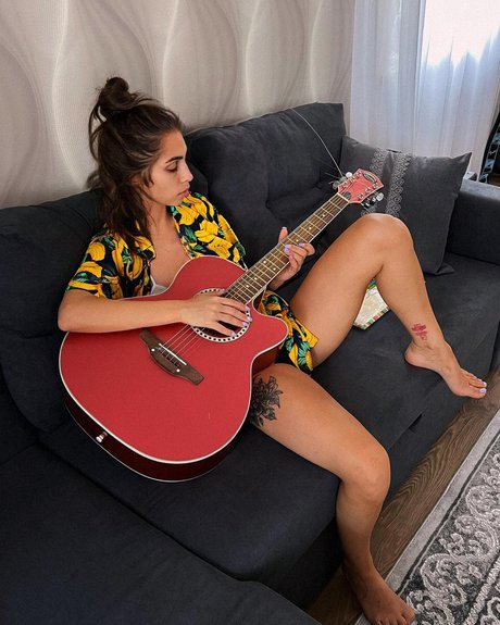 footjob pour ados uniquementfans assez nue galerie