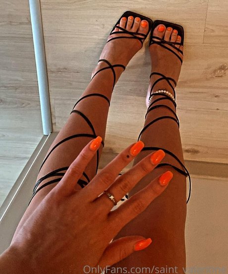 éjacule sur la langue onlyfans des nus parfaits images