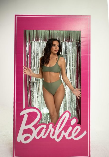 Allura Del Ray modèle hd photos