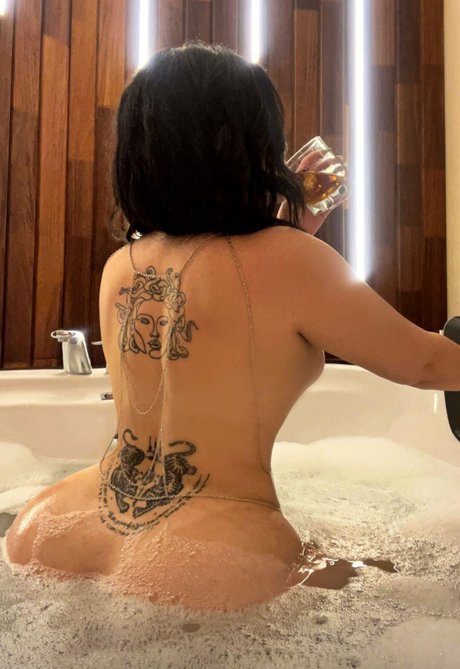 18 fans gratuits uniquement nus exclusifs galeries