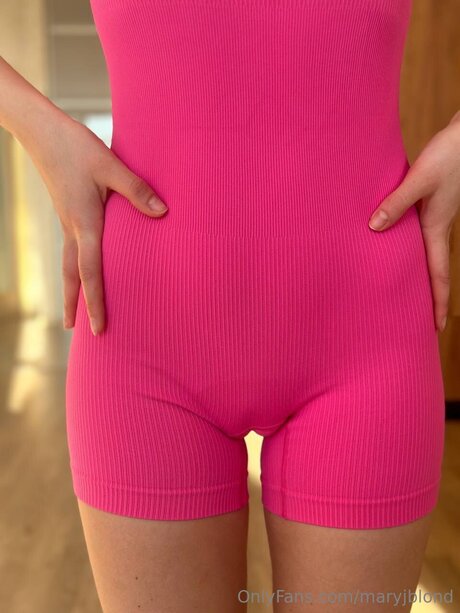 Maryjblond top star des photos