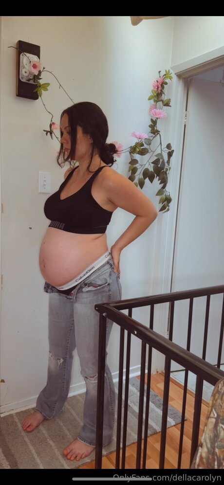 Dellacarolyn actrice exclusive image