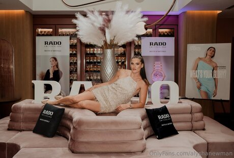 Alyshanewman art étoile galeries