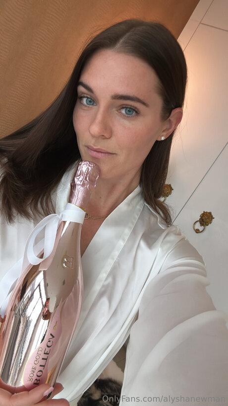 Alyshanewman star du porno adulte img