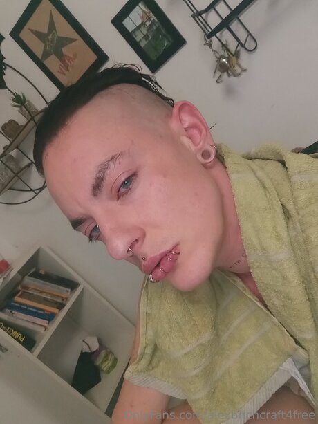 Alexbitchcraft4free star du porno sympa galeries