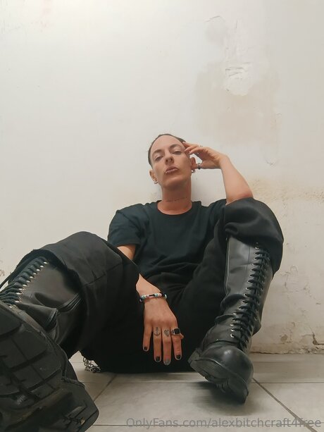 Alexbitchcraft4free art de star du porno archive