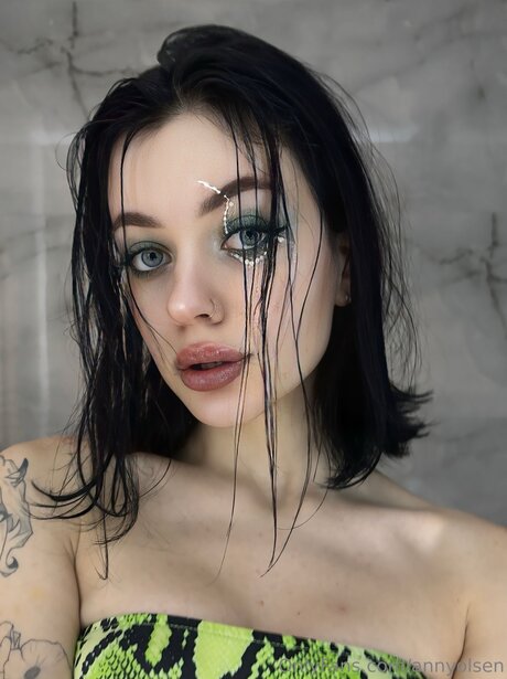 Annyolsen modèle pornographique des photos