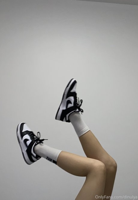 Dinulya jolie actrice des photos