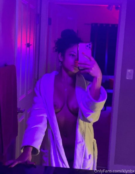 Koryanna Beavers modèle pornographique archive