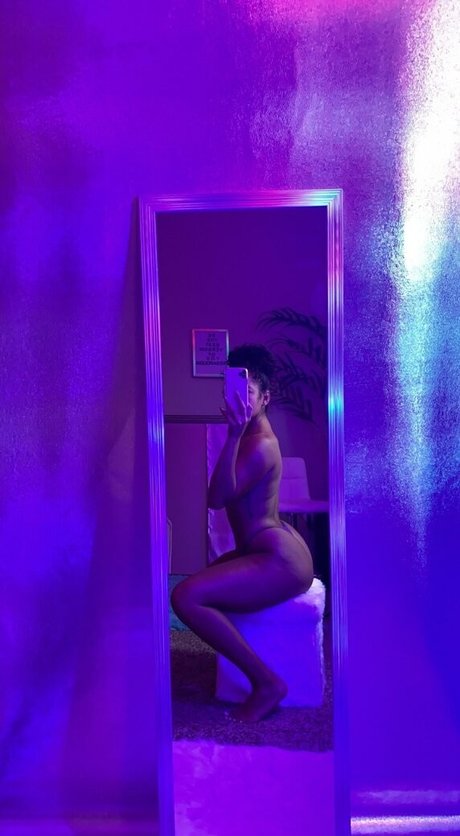 Koryanna Beavers star érotique galeries