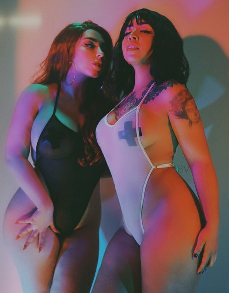 Midna Ash star du porno hd photos