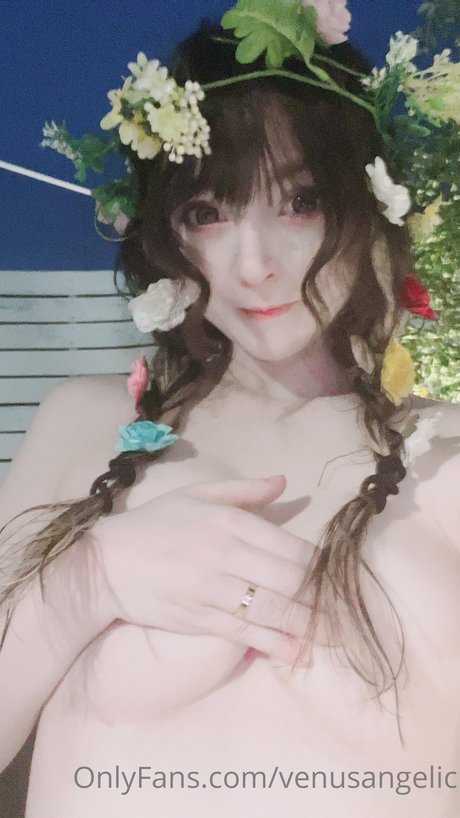 Venus Angelic modèle pornographique photos