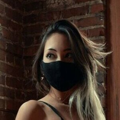 Zolvxy modèle nu des photos