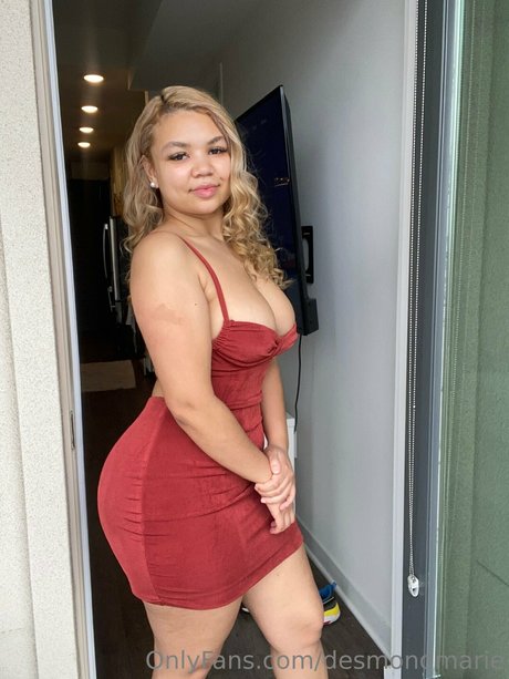 Desmondmarie étoile exclusive des photos