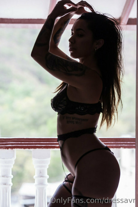 Dressa vr actrice porno galeries