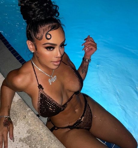 rousse aux gros seins onlyfans pornographique xxx archive