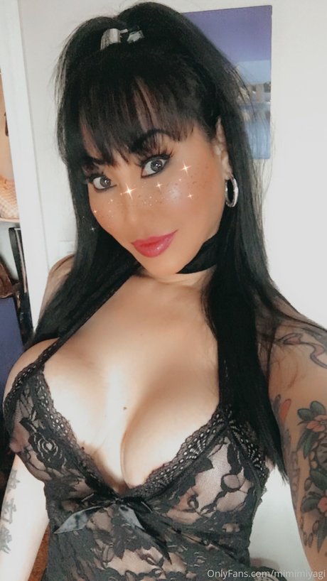 Mimi Miyagi star du porno sexy galerie