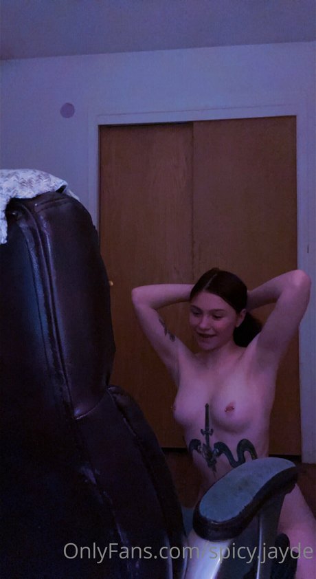 Spicy Jayde Spicyjayde star du porno de haute qualité des photos